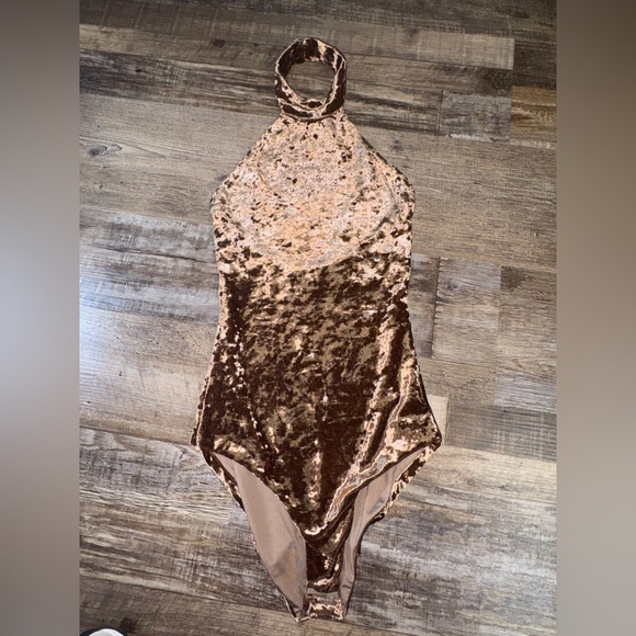 House of Harlow 1960 x Revolve Crushed Velvet Halter Bodysuit Brown XS - Picture 2 of 7